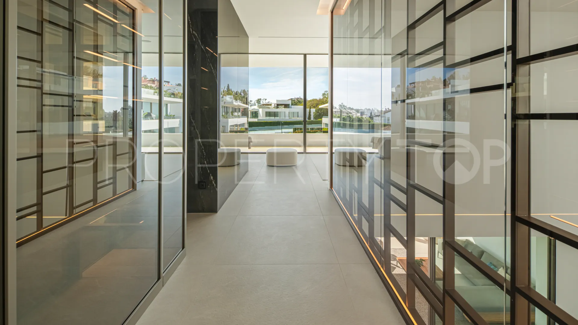 Se vende villa en Golden Mile con 3 dormitorios
