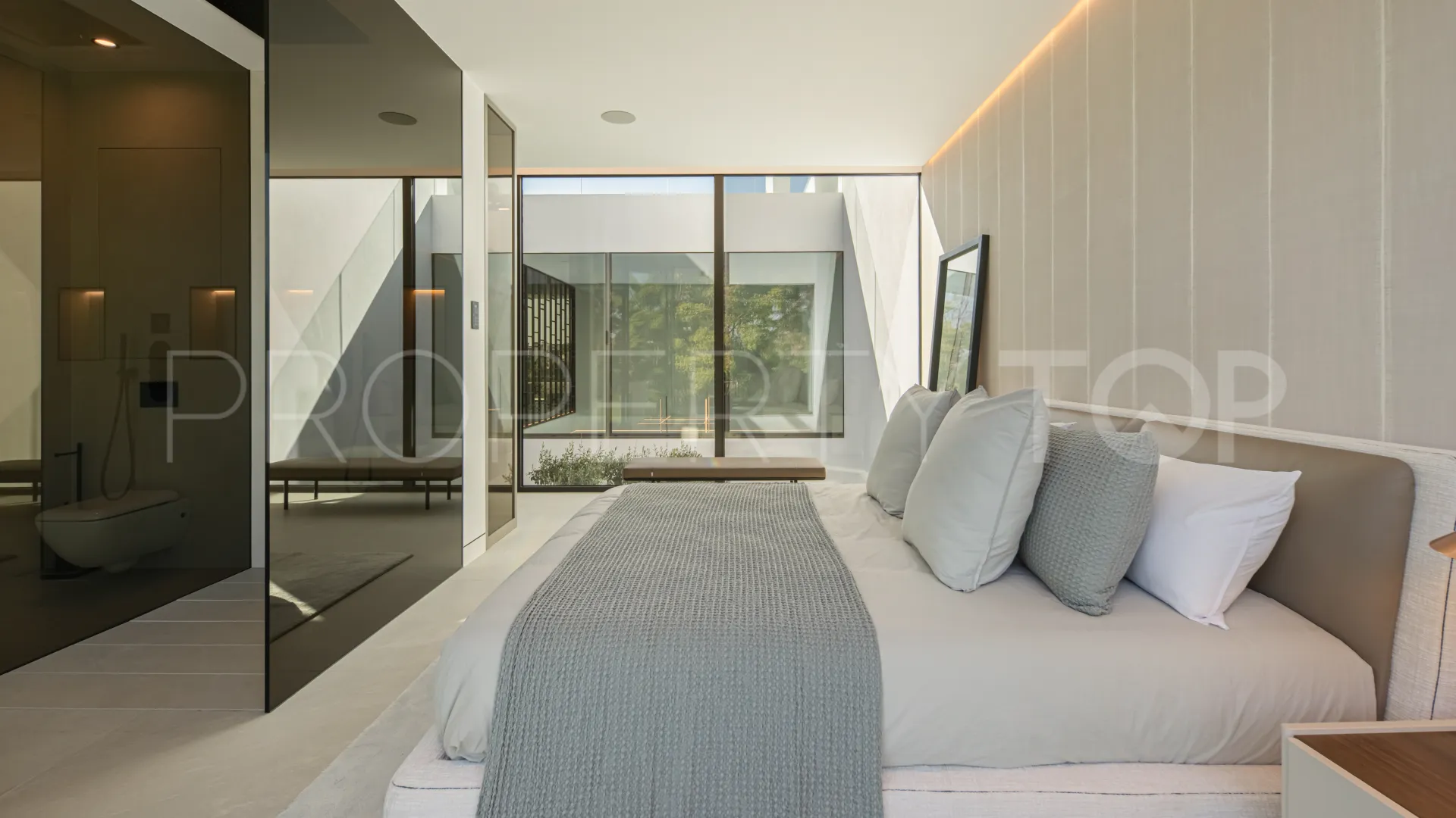 Se vende villa en Golden Mile con 3 dormitorios