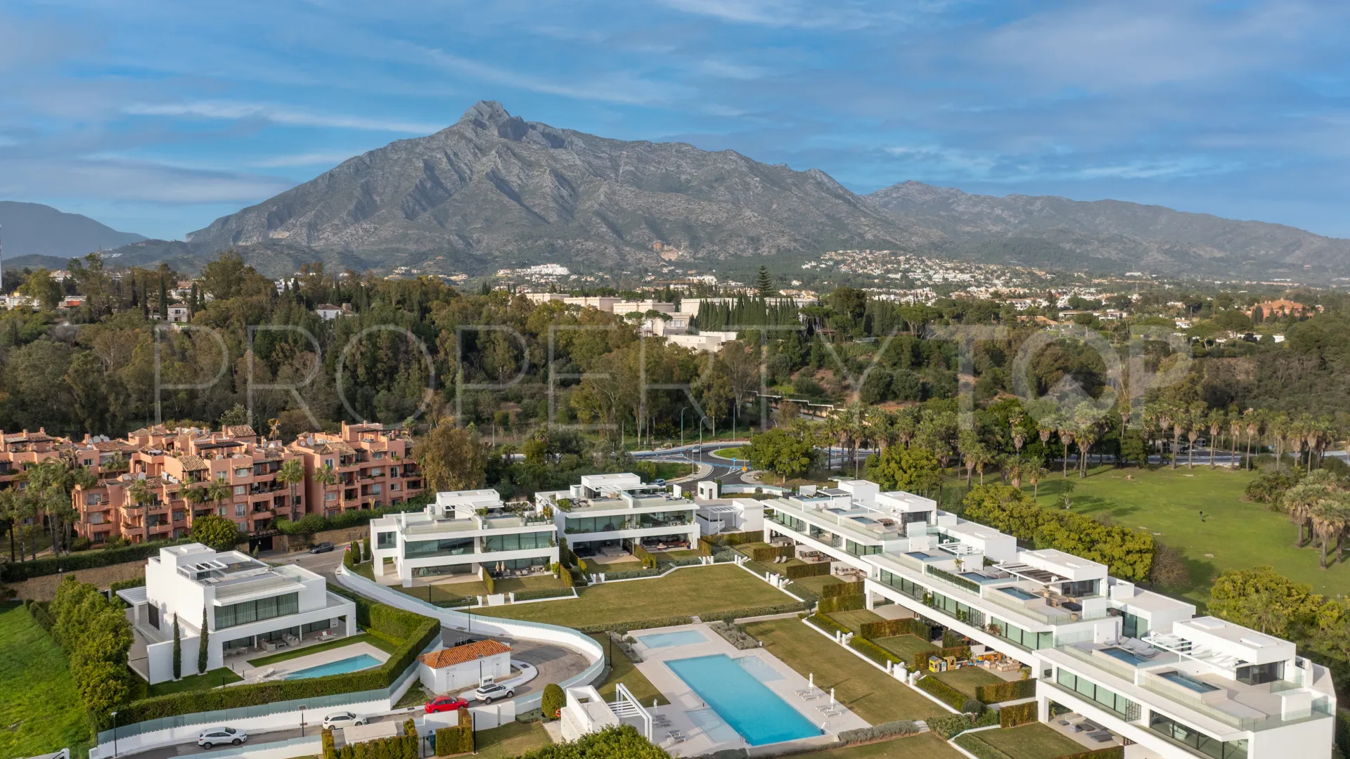 Se vende villa en Golden Mile con 3 dormitorios