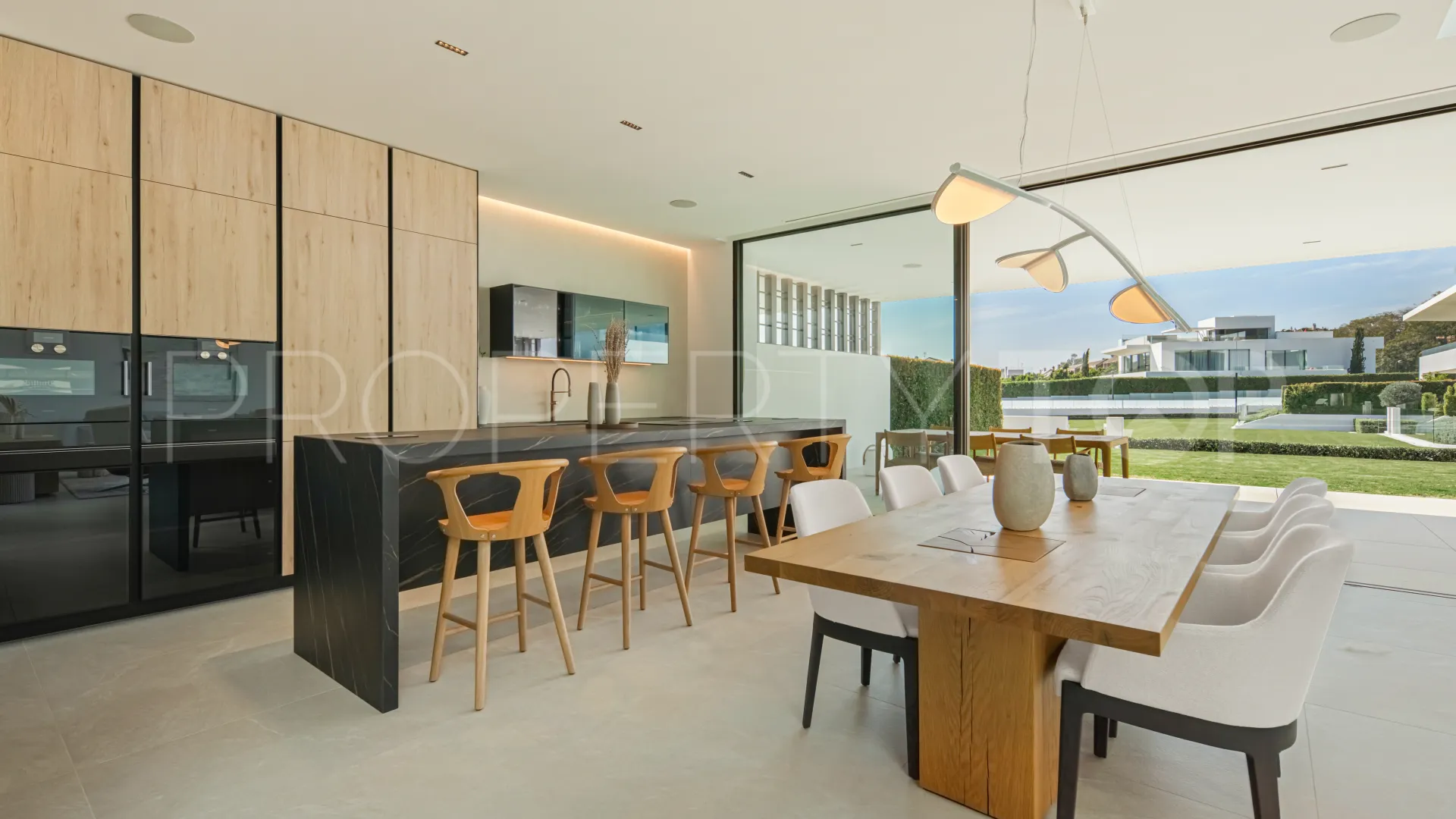Se vende villa en Golden Mile con 3 dormitorios
