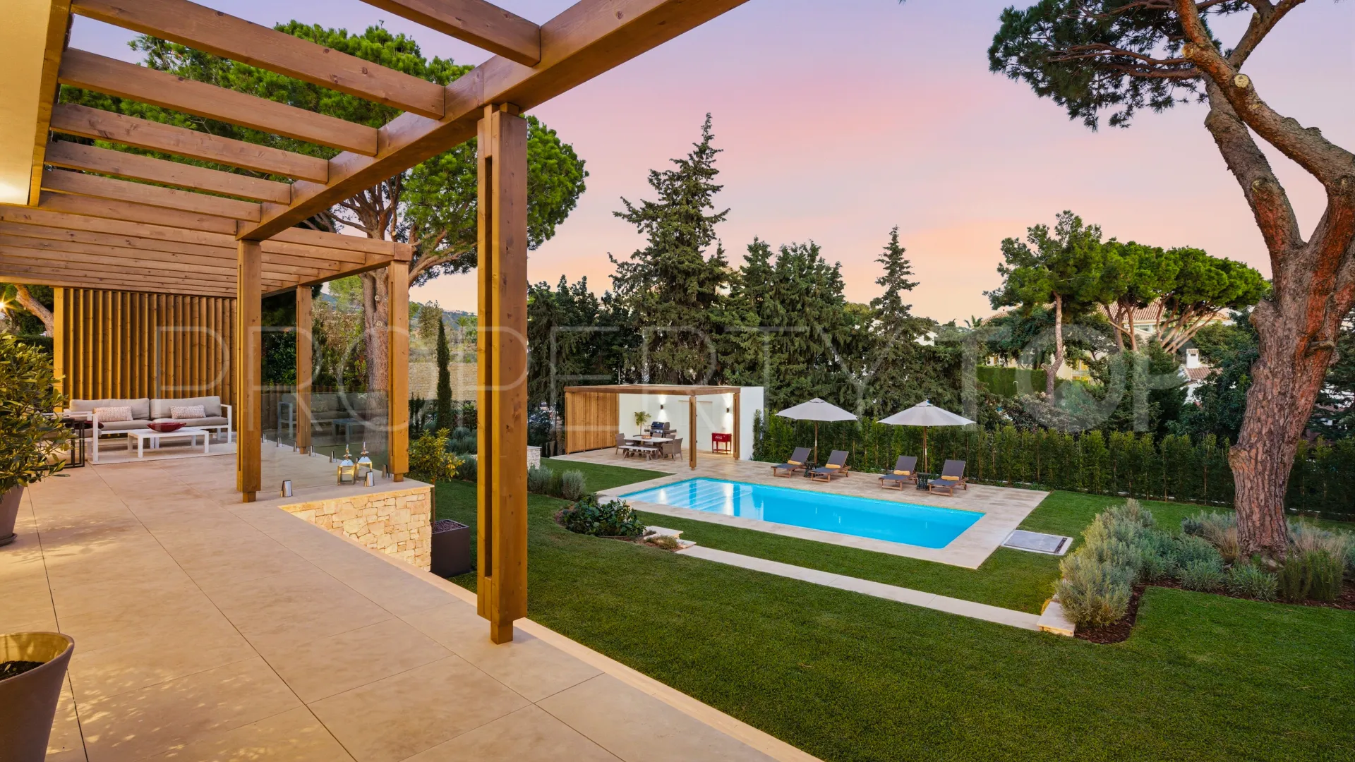 Las Chapas, villa en venta de 5 dormitorios