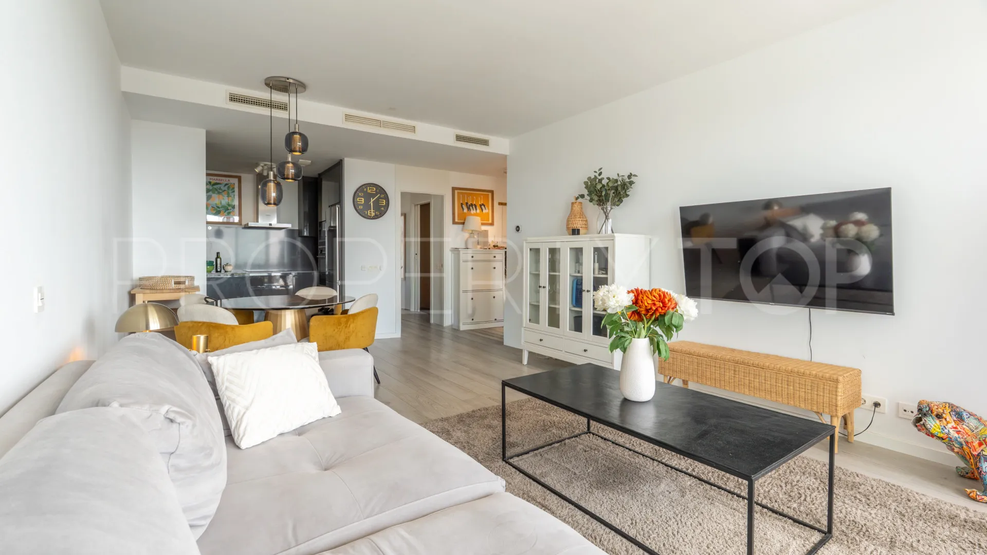 Comprar apartamento de 3 dormitorios en Cancelada