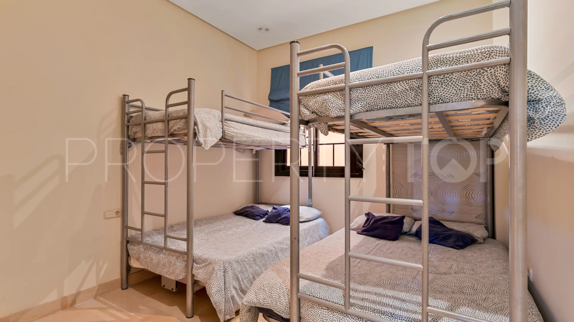 Apartamento de 2 dormitorios en venta en Marbella Ciudad