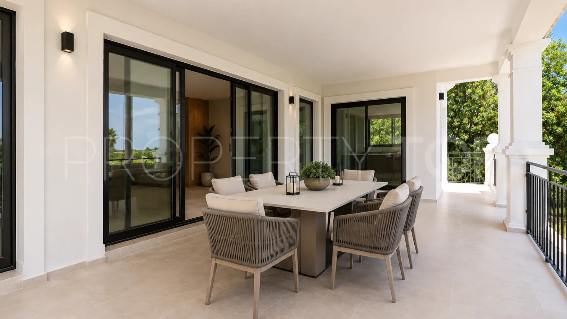 For sale villa in El Paraiso with 6 bedrooms