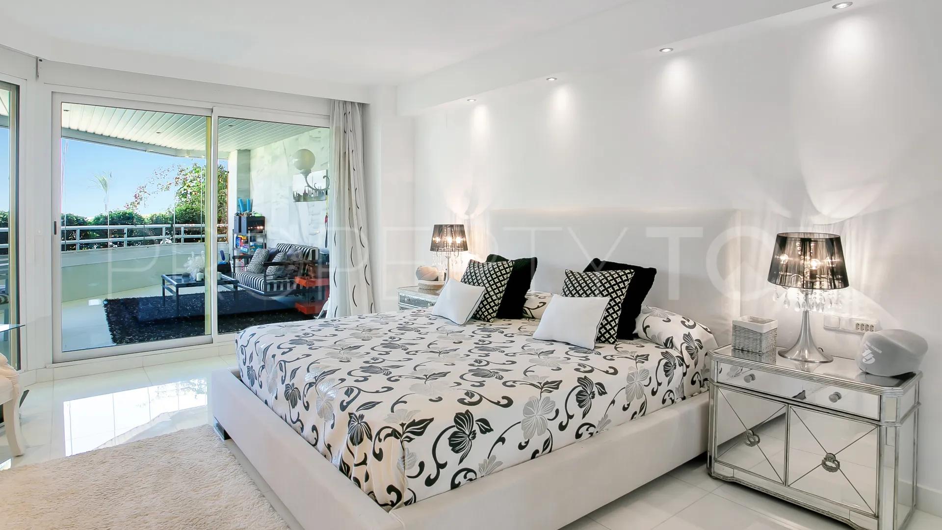 For sale apartment in Playa Esmeralda with 4 bedrooms