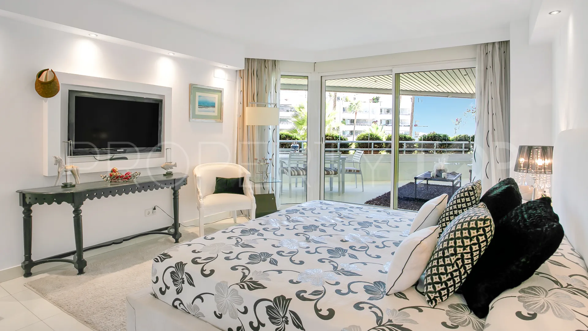 For sale apartment in Playa Esmeralda with 4 bedrooms