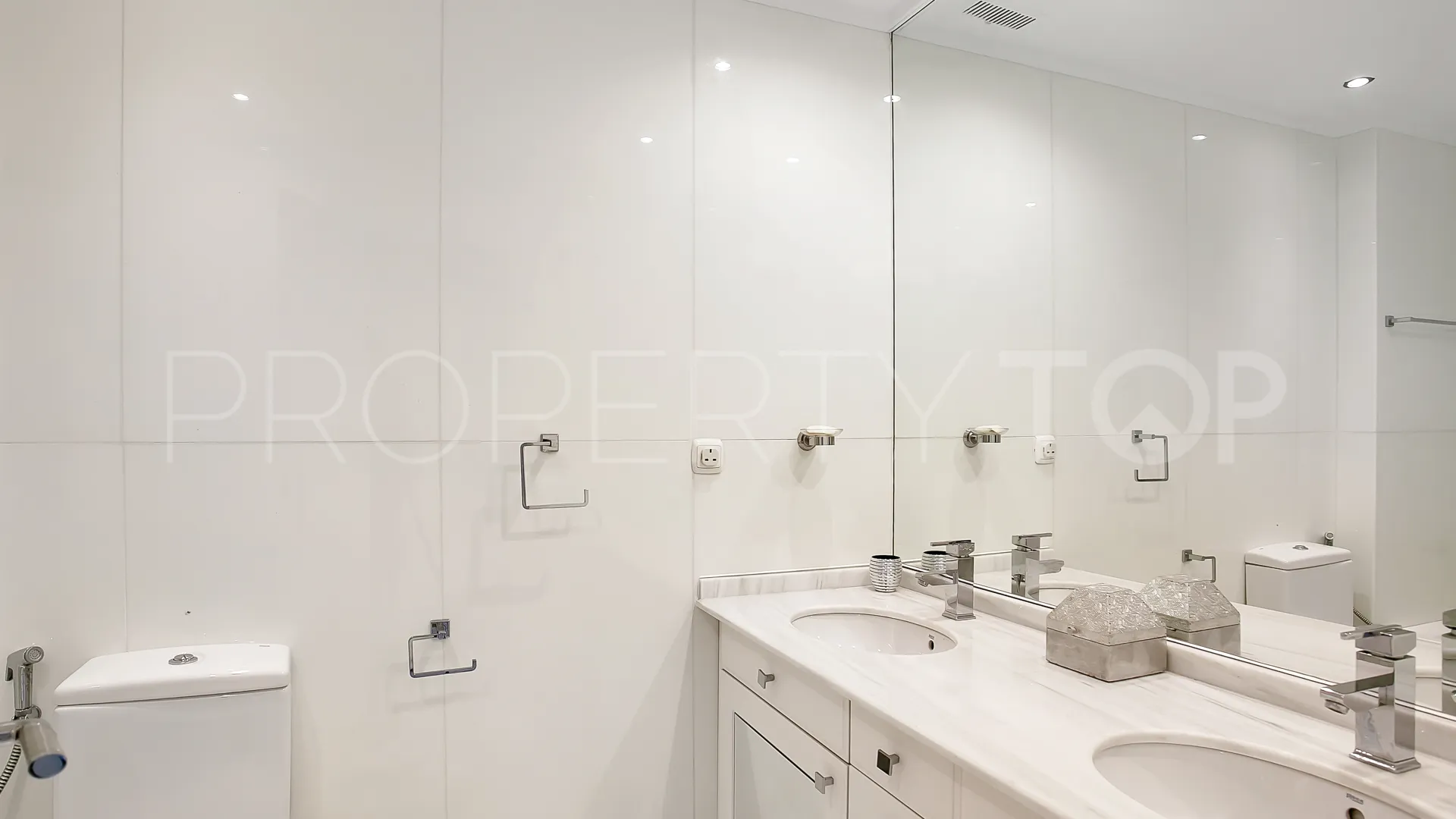 For sale apartment in Playa Esmeralda with 4 bedrooms