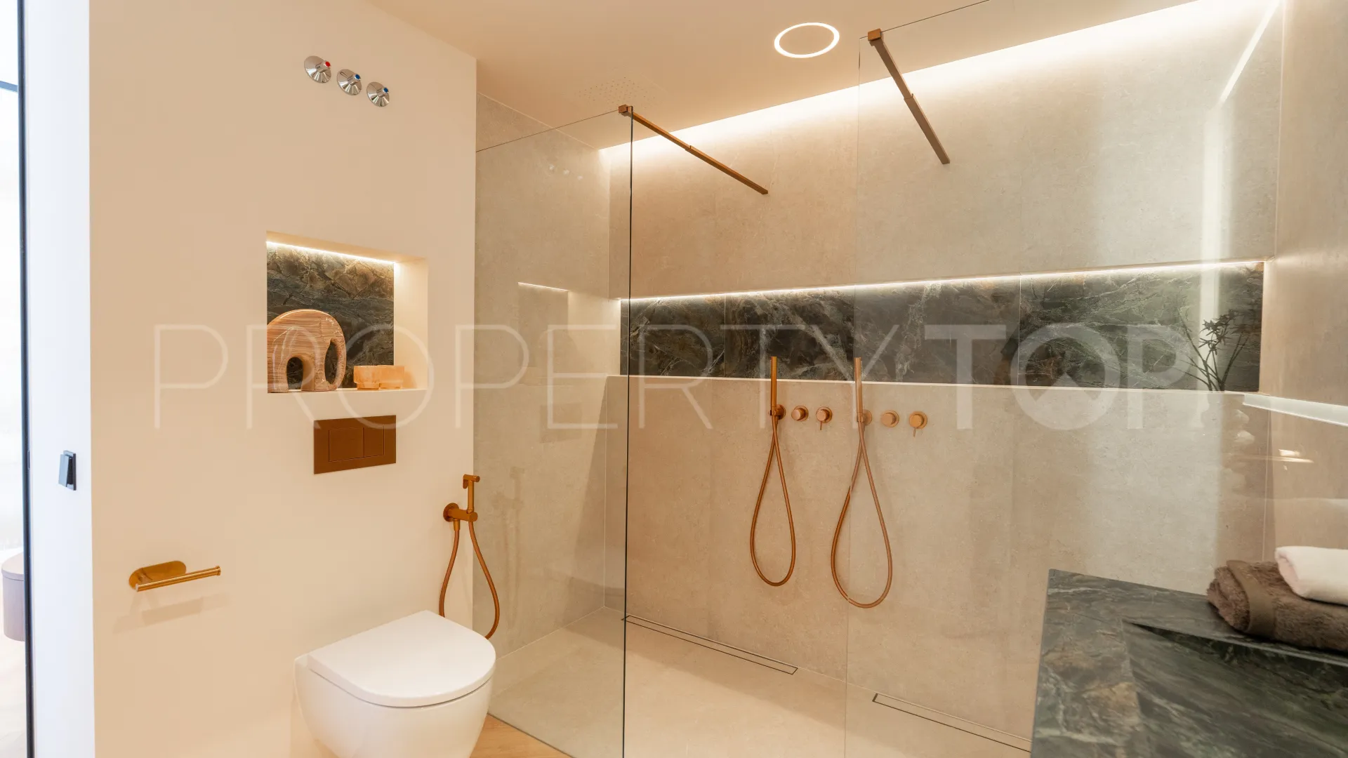 Apartamento planta baja a la venta con 3 dormitorios en Costalita