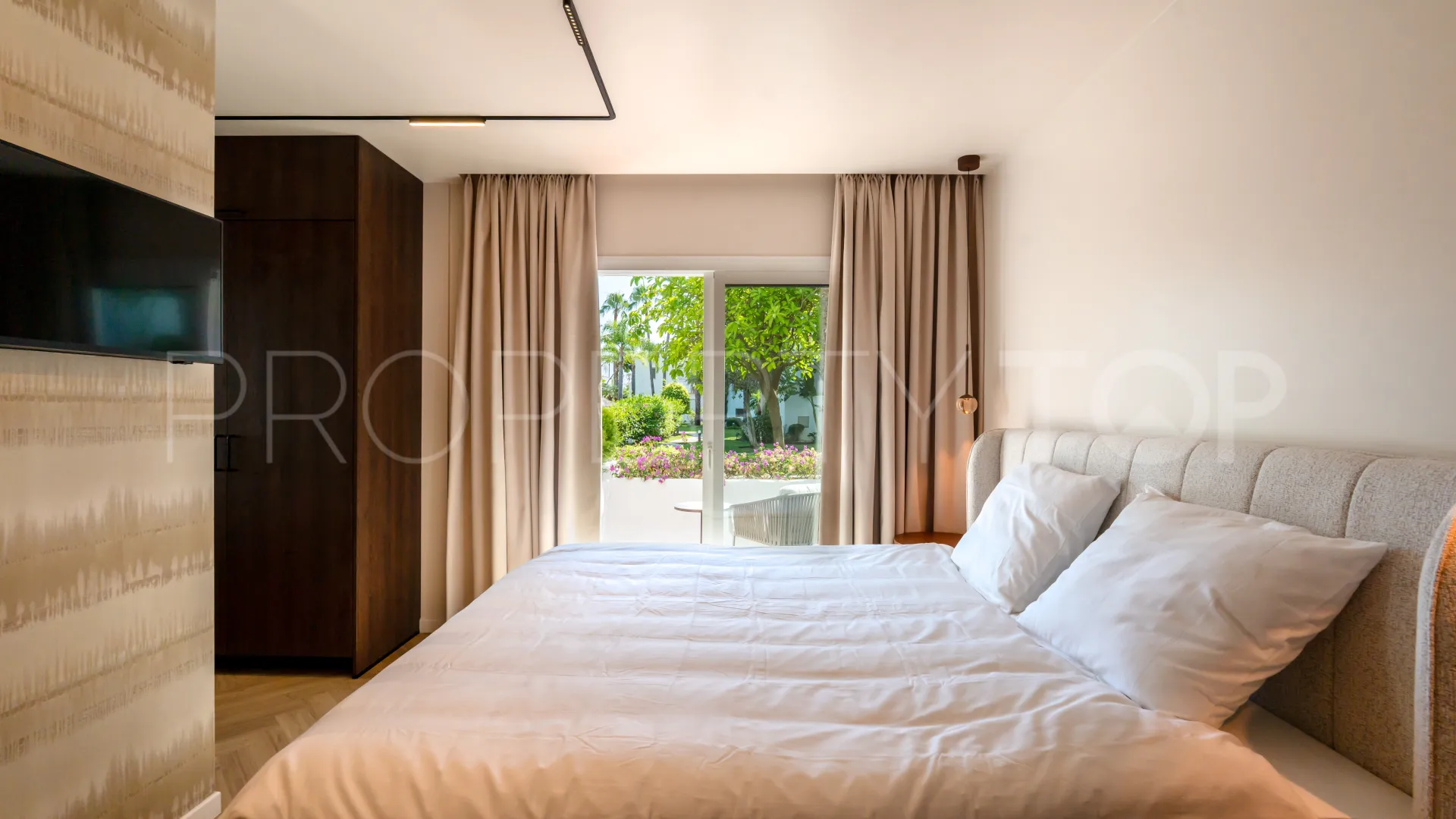 Apartamento planta baja a la venta con 3 dormitorios en Costalita
