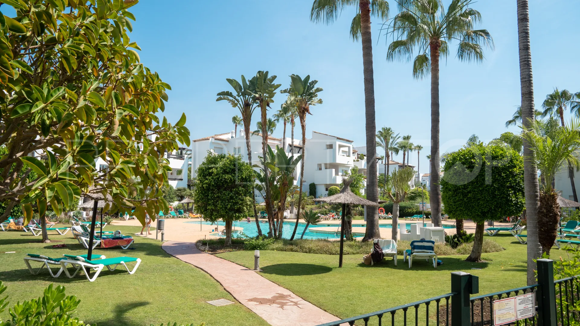 Apartamento planta baja a la venta con 3 dormitorios en Costalita