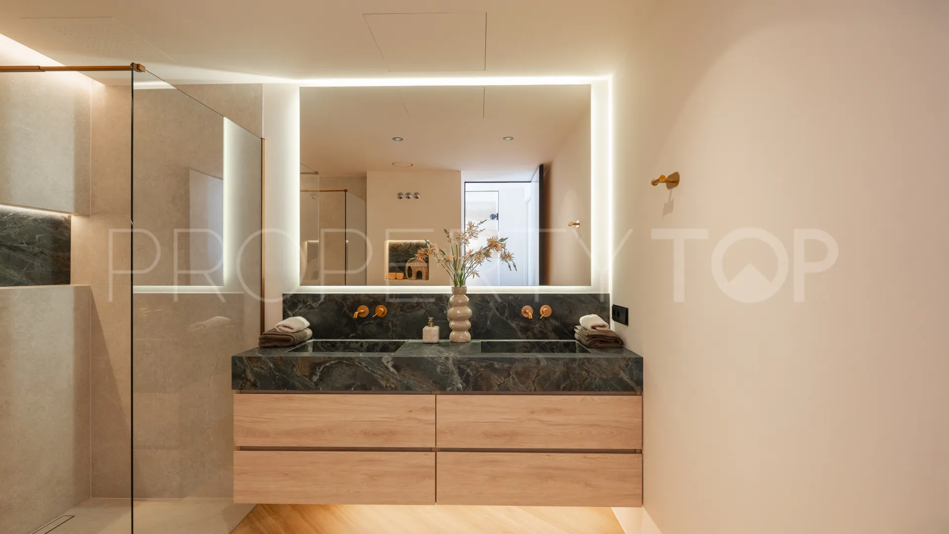 Apartamento planta baja a la venta con 3 dormitorios en Costalita
