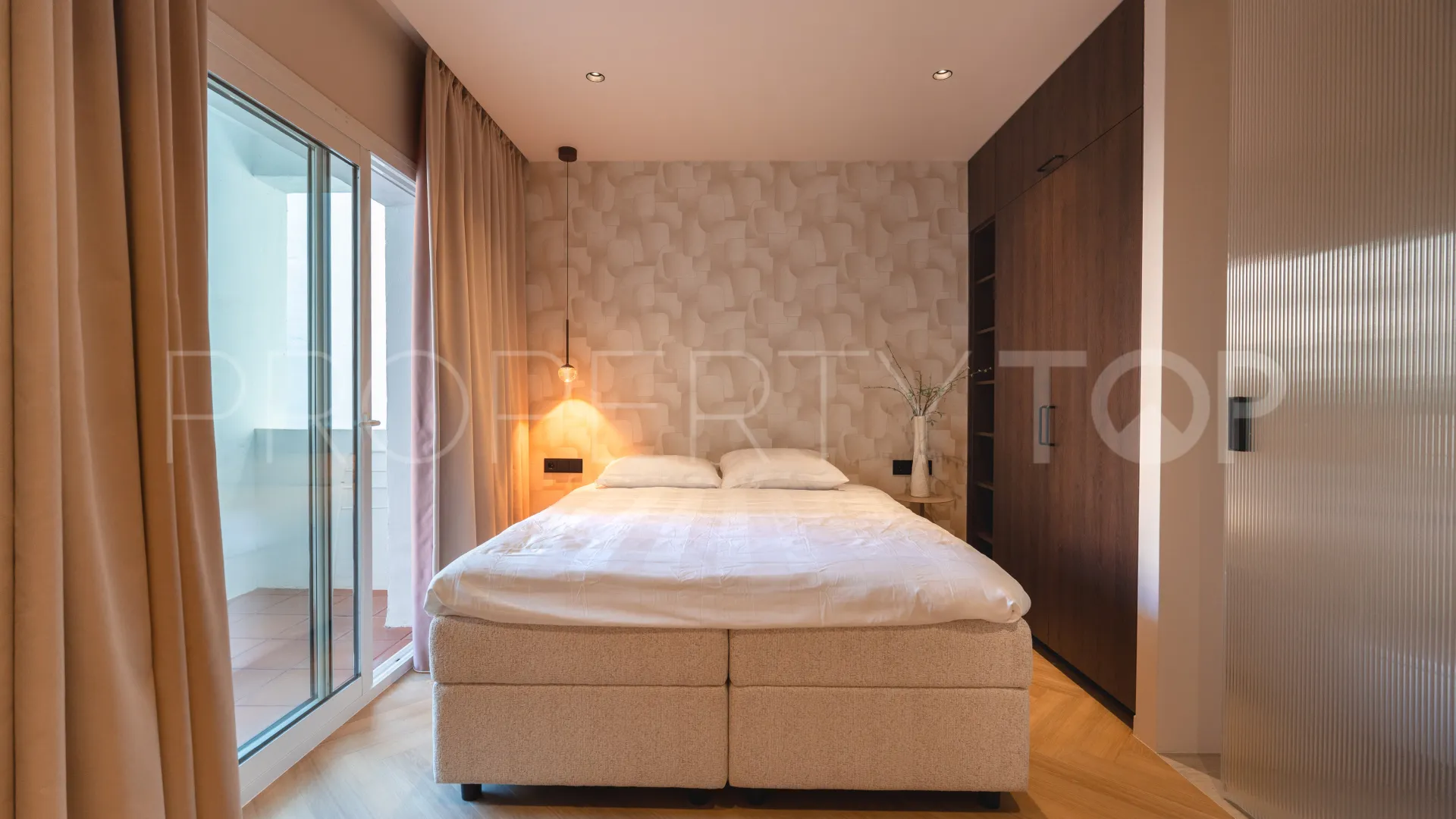 Apartamento planta baja a la venta con 3 dormitorios en Costalita