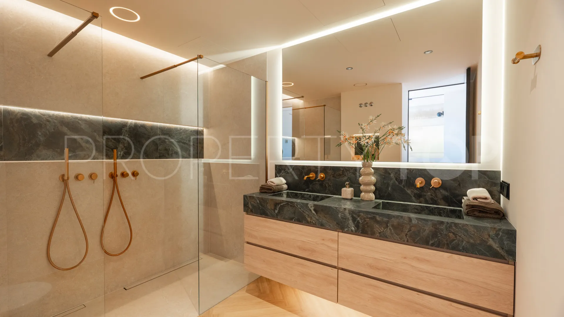 Apartamento planta baja a la venta con 3 dormitorios en Costalita
