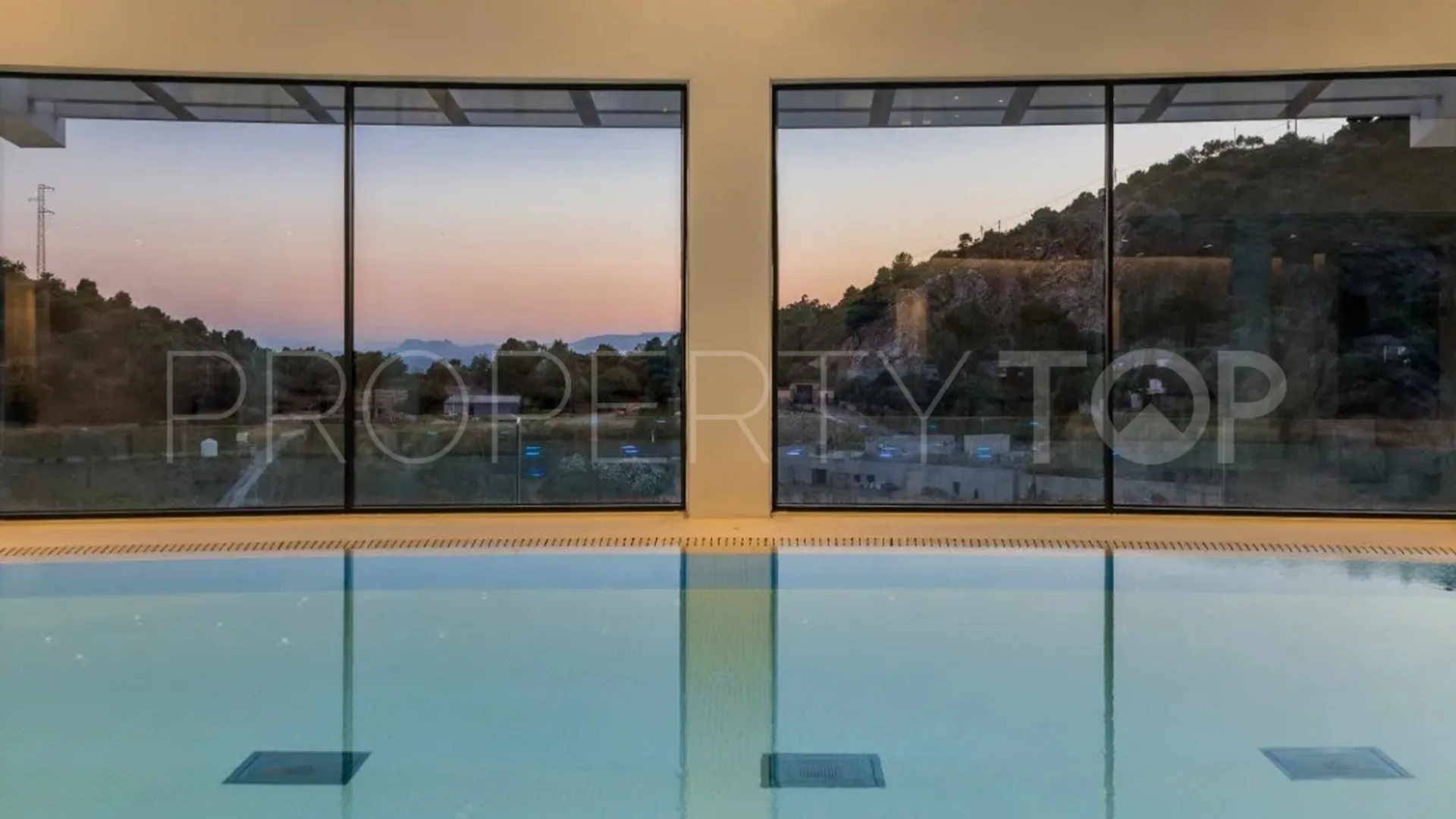Comprar apartamento planta baja en Palo Alto con 3 dormitorios