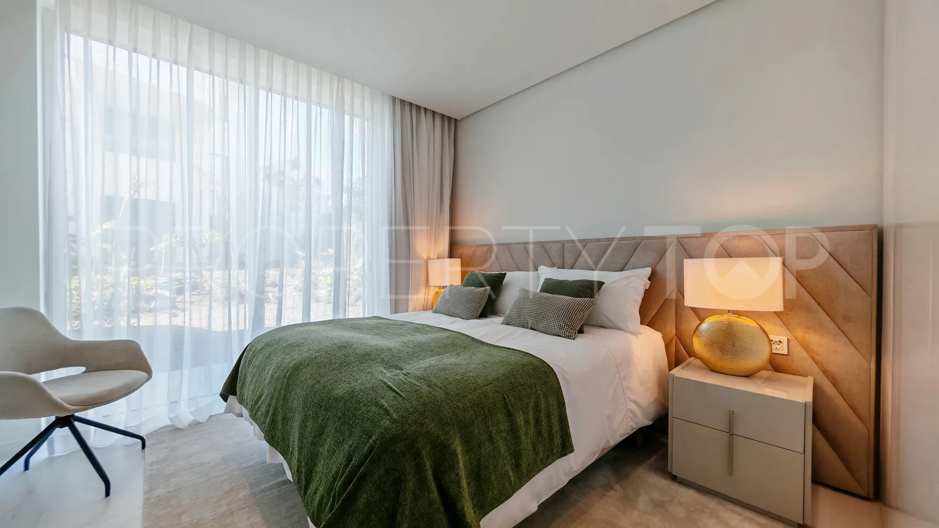 Comprar apartamento planta baja en Palo Alto con 3 dormitorios