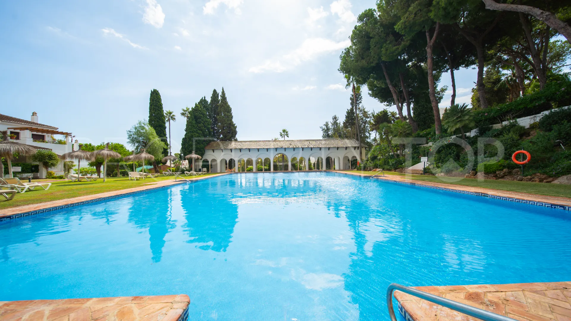 For sale Señorio de Marbella ground floor apartment with 3 bedrooms