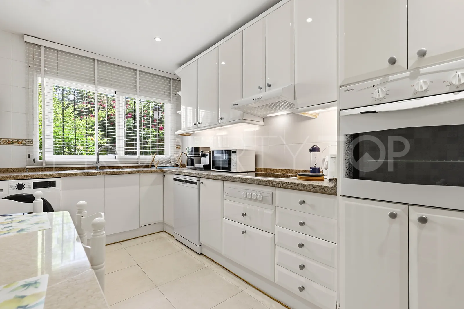 For sale apartment in Park Beach with 2 bedrooms
