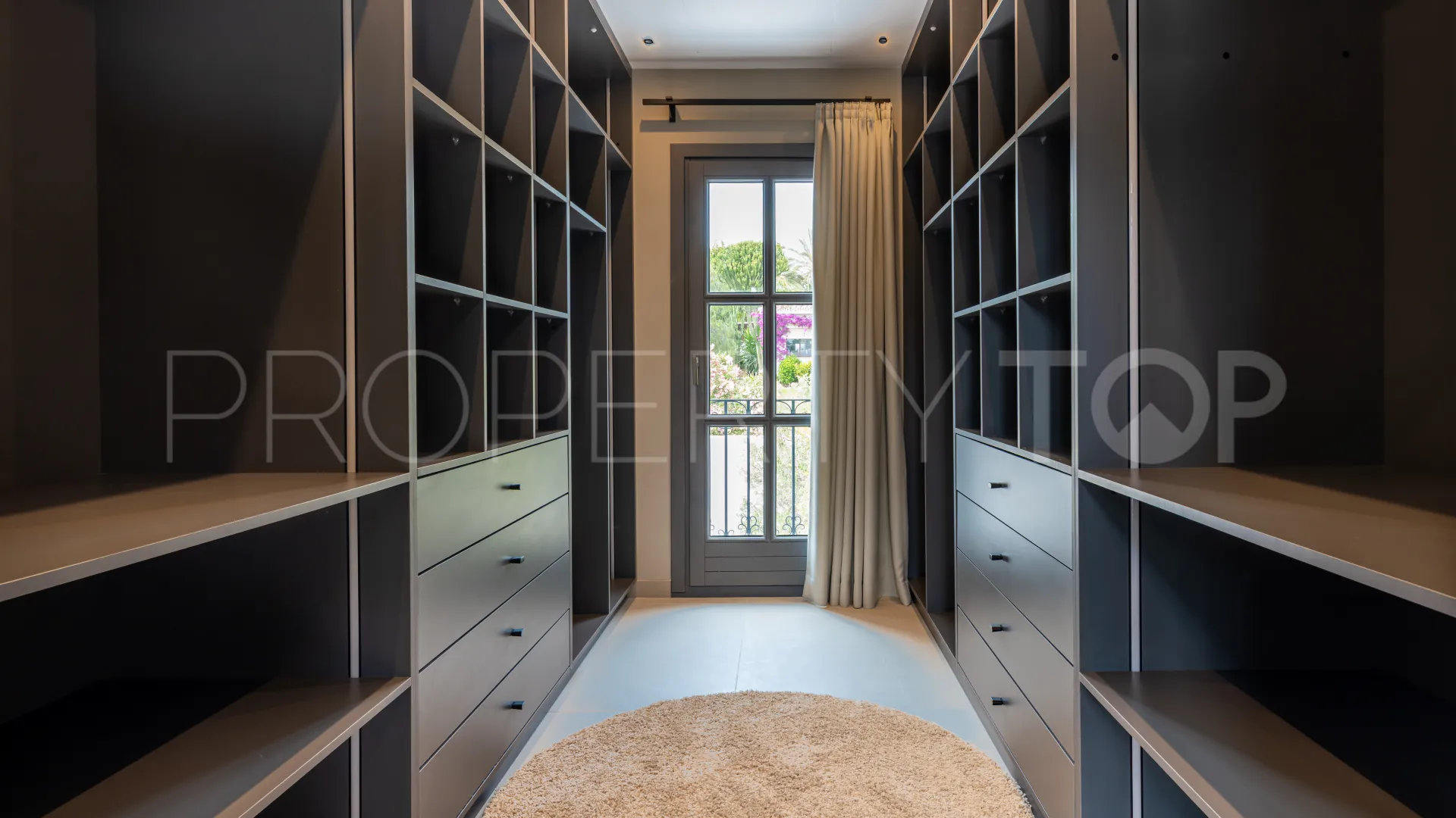 Se vende villa en Atalaya Golf