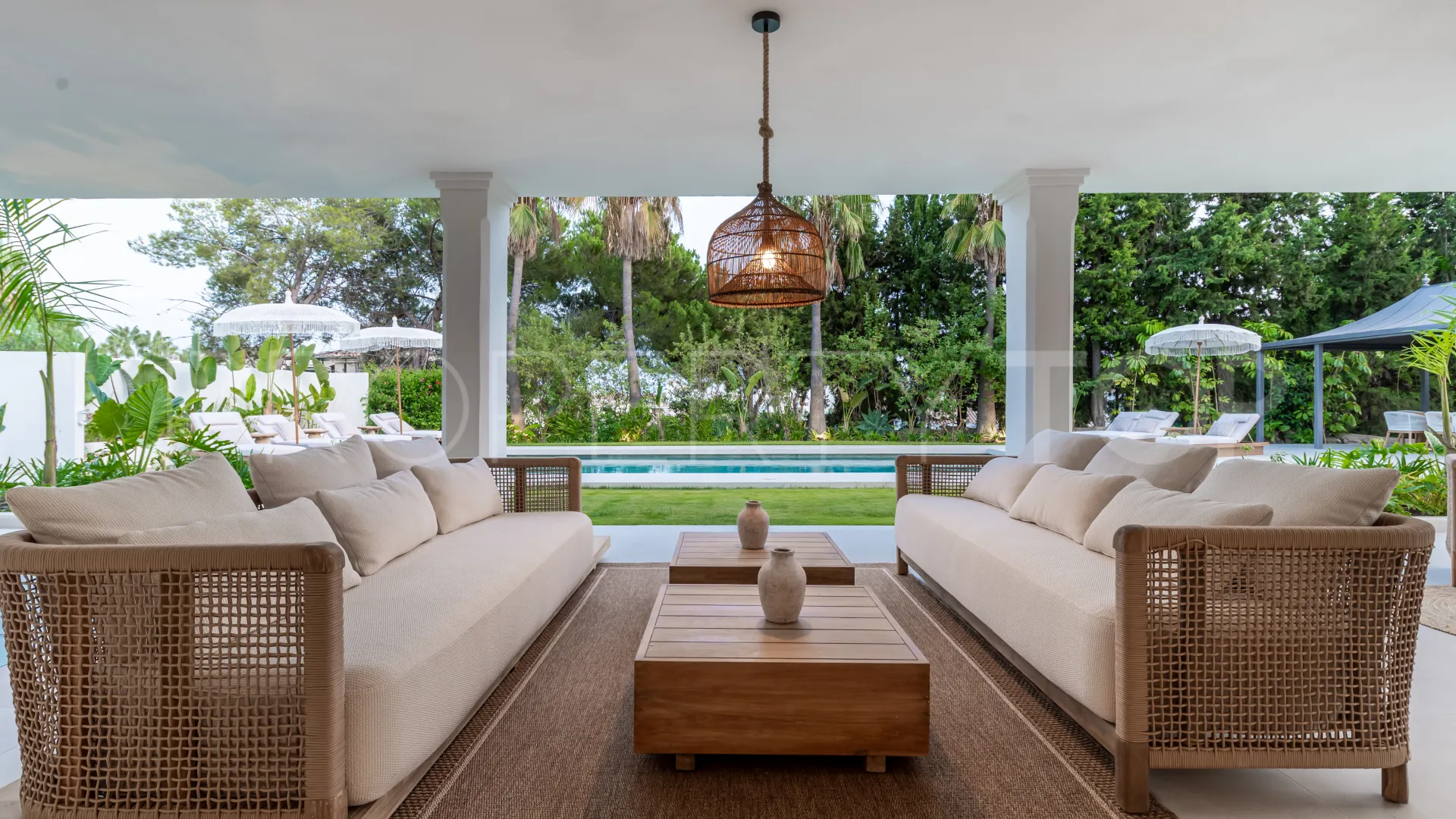 Se vende villa en Atalaya Golf