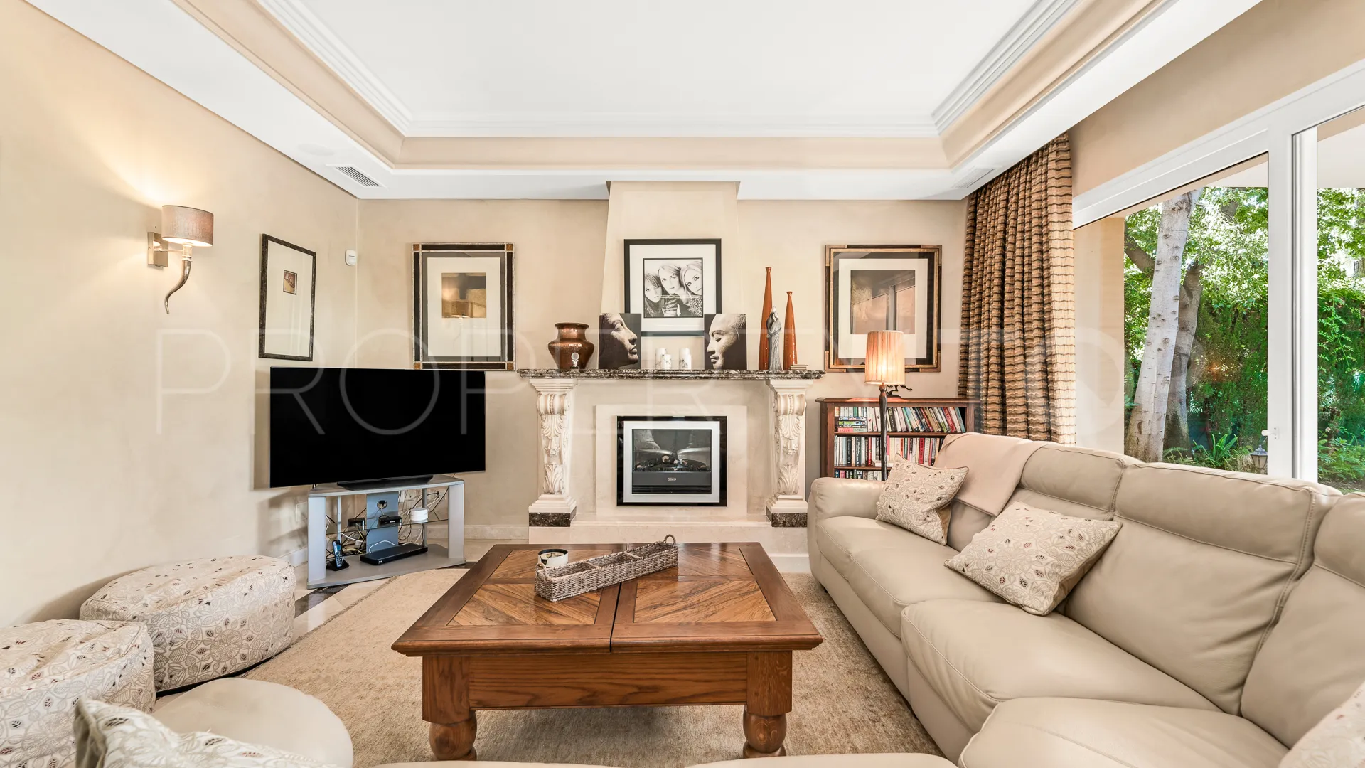 Villa en venta en Nueva Andalucia de 6 dormitorios