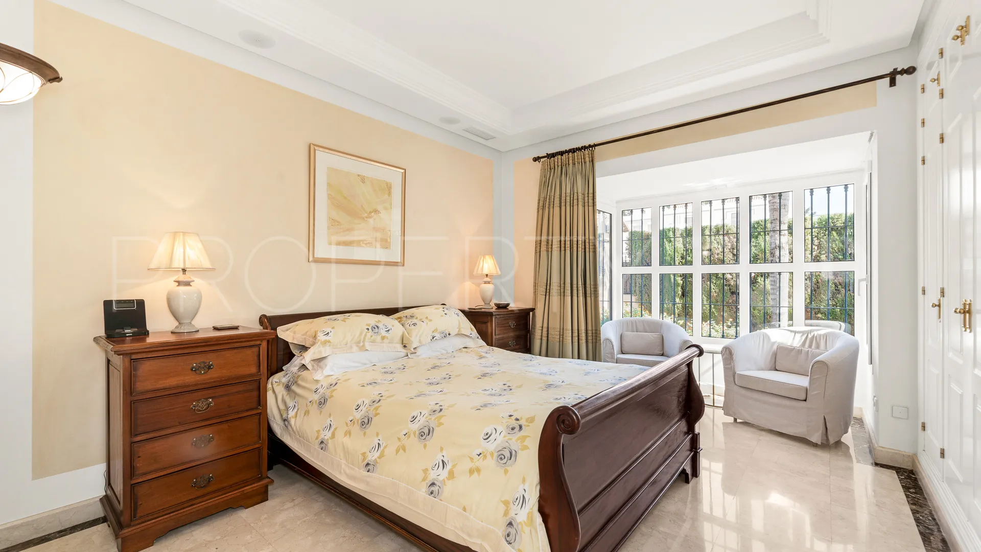 Villa en venta en Nueva Andalucia de 6 dormitorios