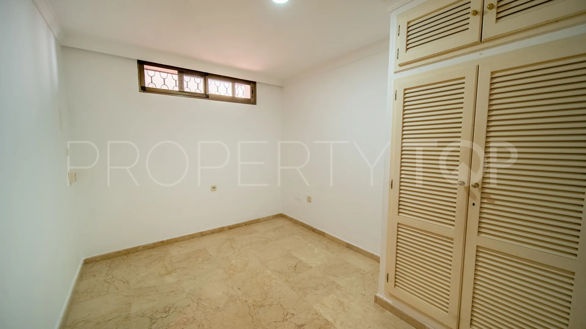 Villa en venta de 6 dormitorios en Los Monteros Playa