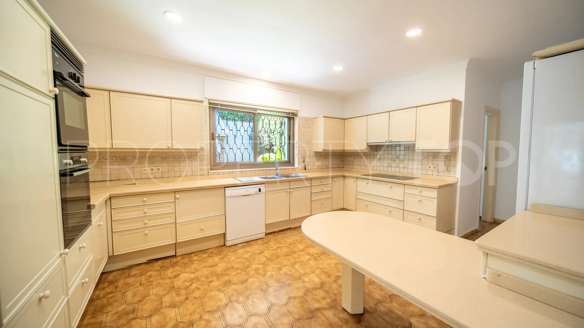 Villa en venta de 6 dormitorios en Los Monteros Playa