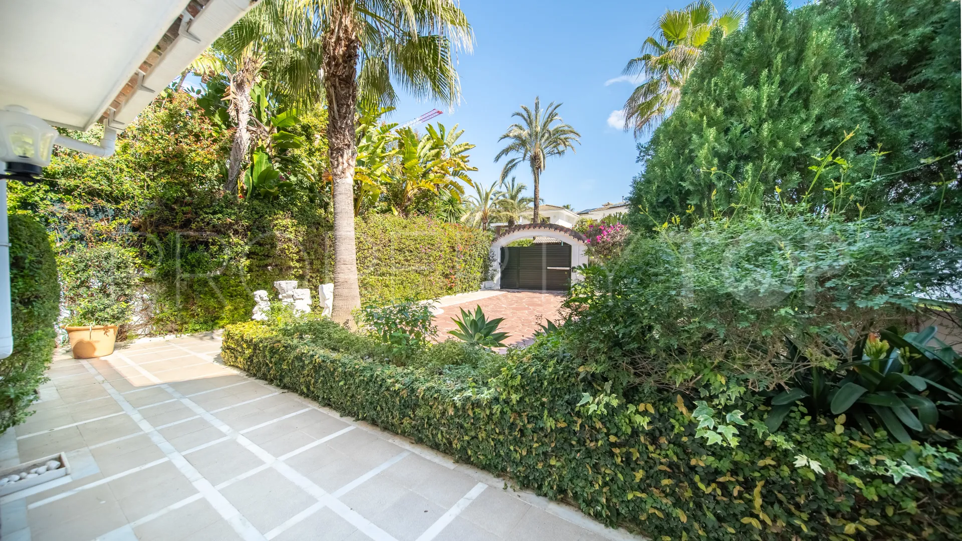 Villa en venta de 6 dormitorios en Los Monteros Playa