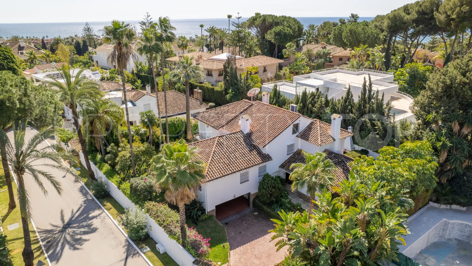Villa en venta de 6 dormitorios en Los Monteros Playa