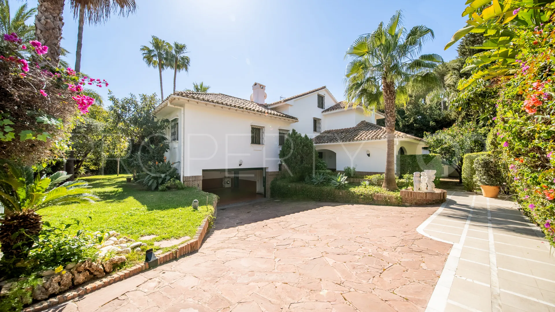 Villa en venta de 6 dormitorios en Los Monteros Playa