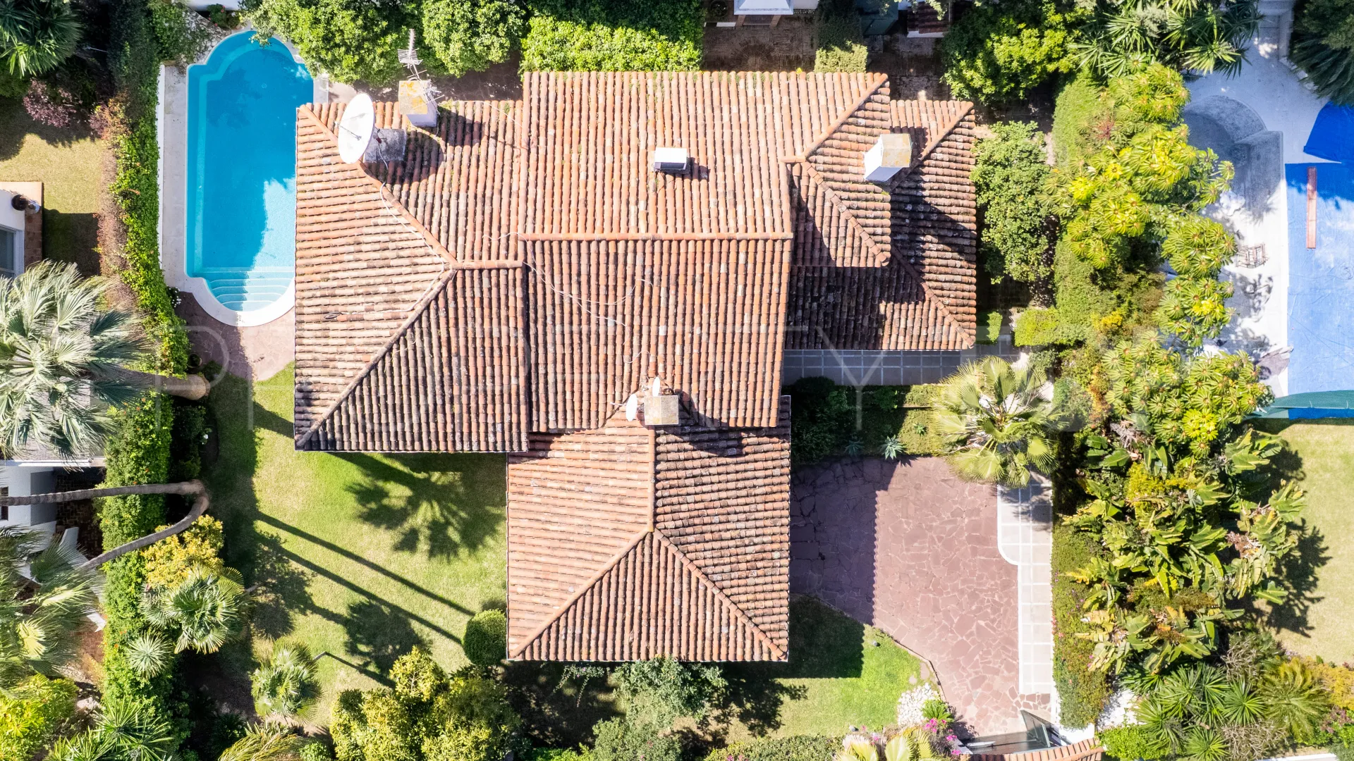 Villa en venta de 6 dormitorios en Los Monteros Playa