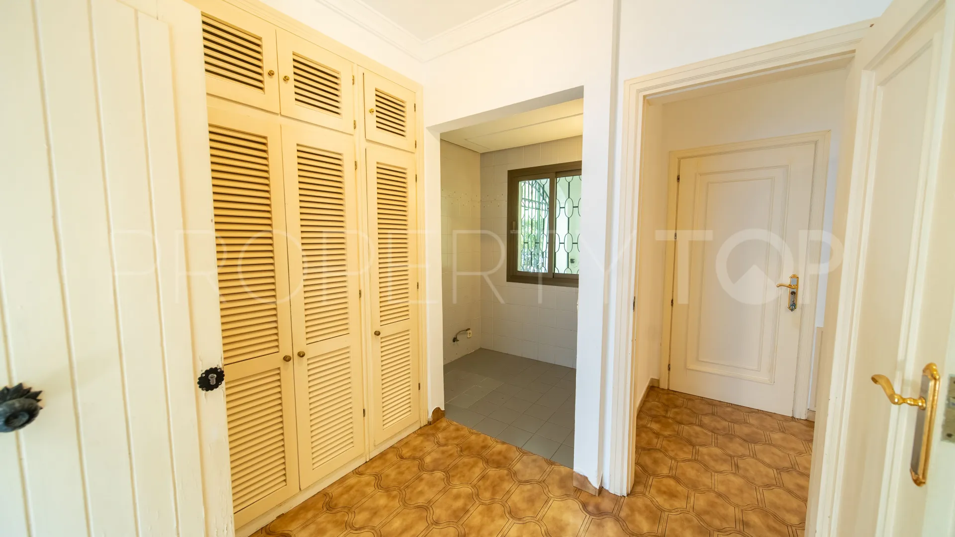 Villa en venta de 6 dormitorios en Los Monteros Playa