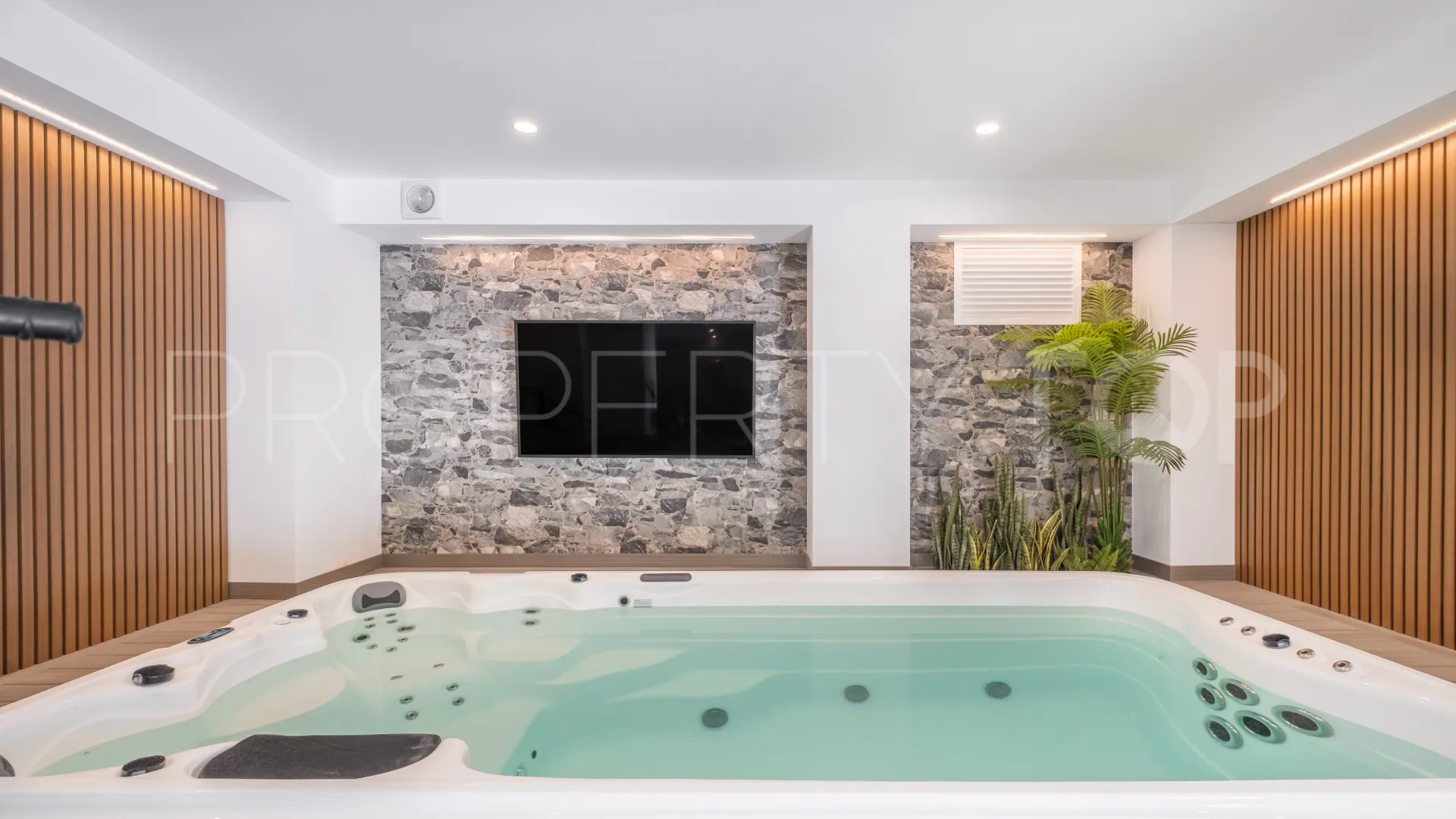 Villa a la venta con 6 dormitorios en El Paraiso