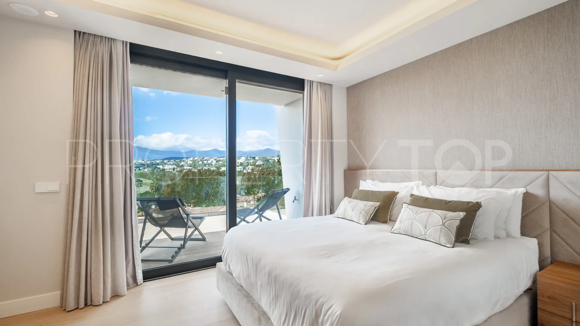 Villa a la venta con 6 dormitorios en El Paraiso