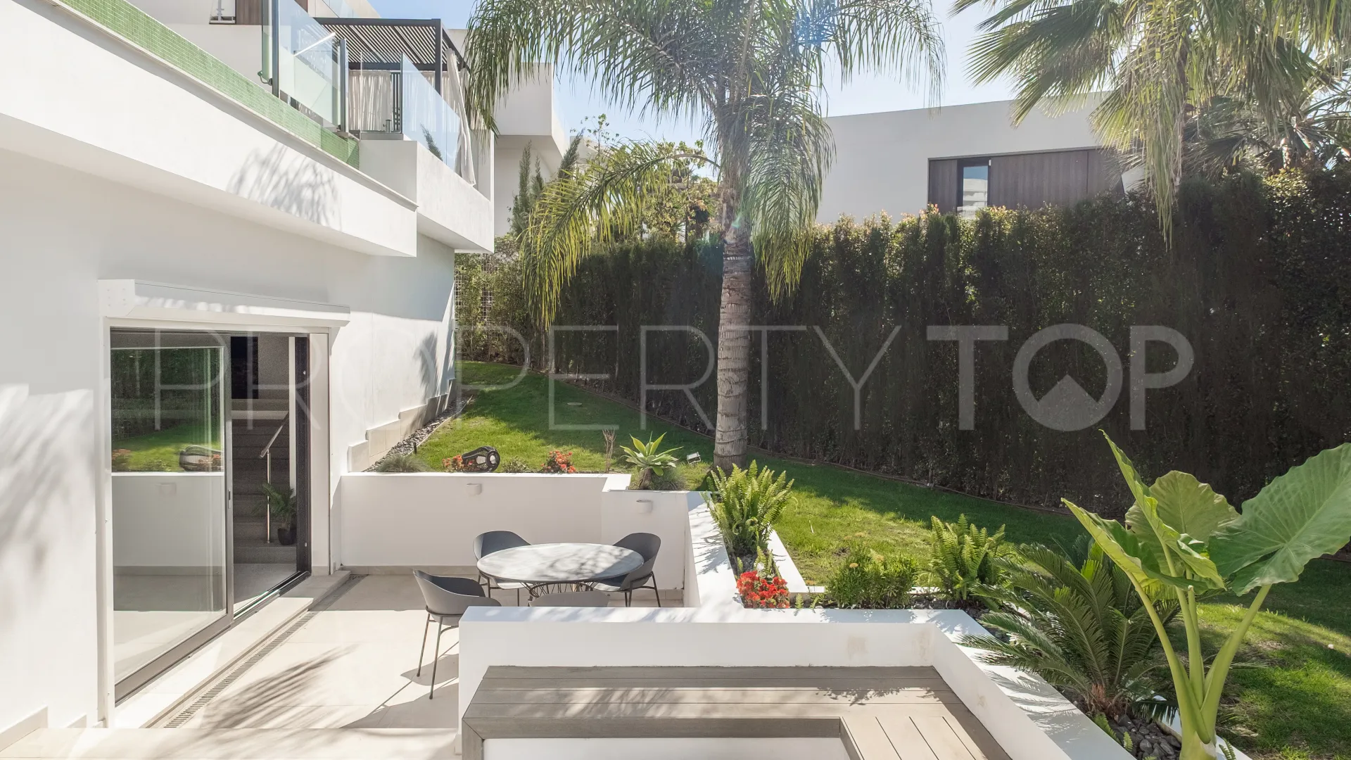 Villa a la venta con 6 dormitorios en El Paraiso