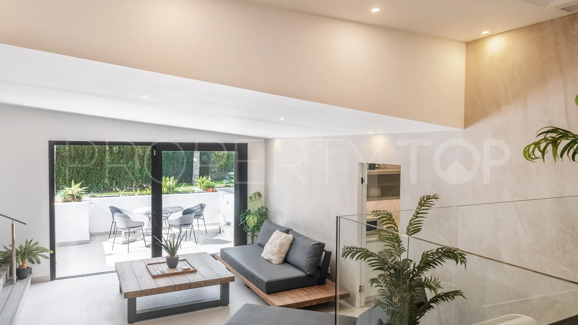 Villa a la venta con 6 dormitorios en El Paraiso