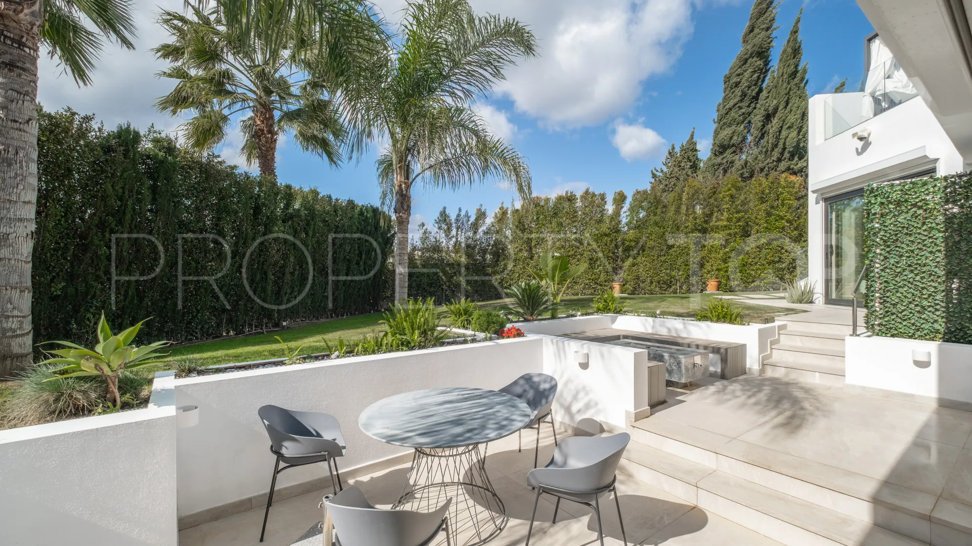 Villa a la venta con 6 dormitorios en El Paraiso