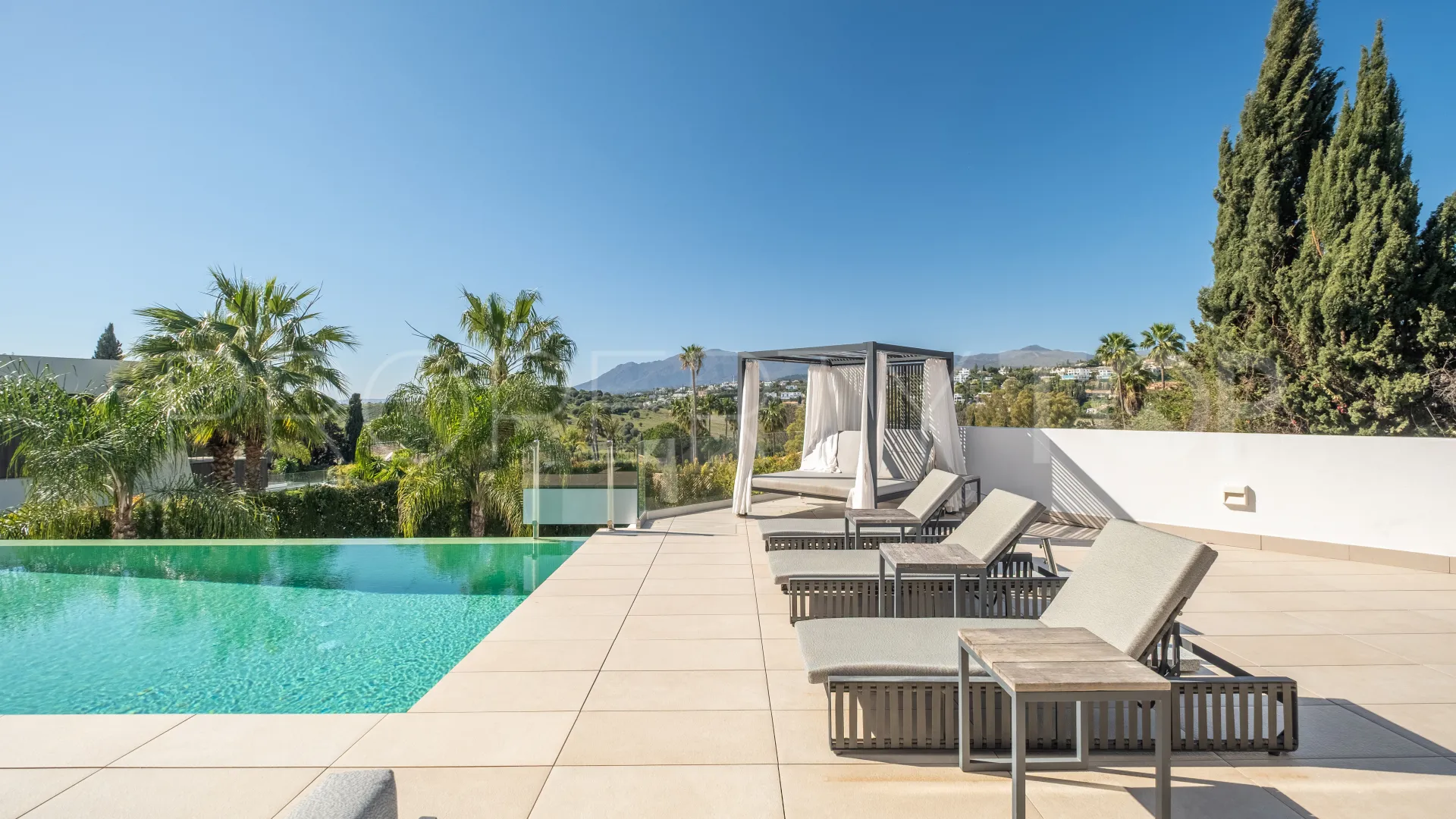 Villa a la venta con 6 dormitorios en El Paraiso