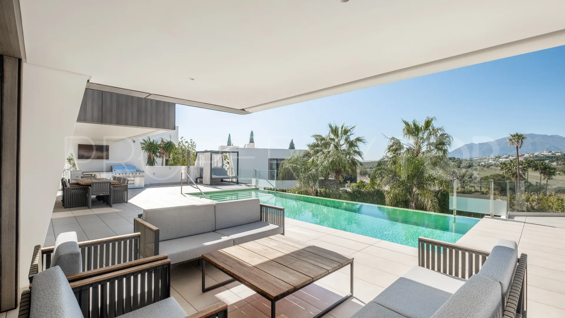 Villa a la venta con 6 dormitorios en El Paraiso