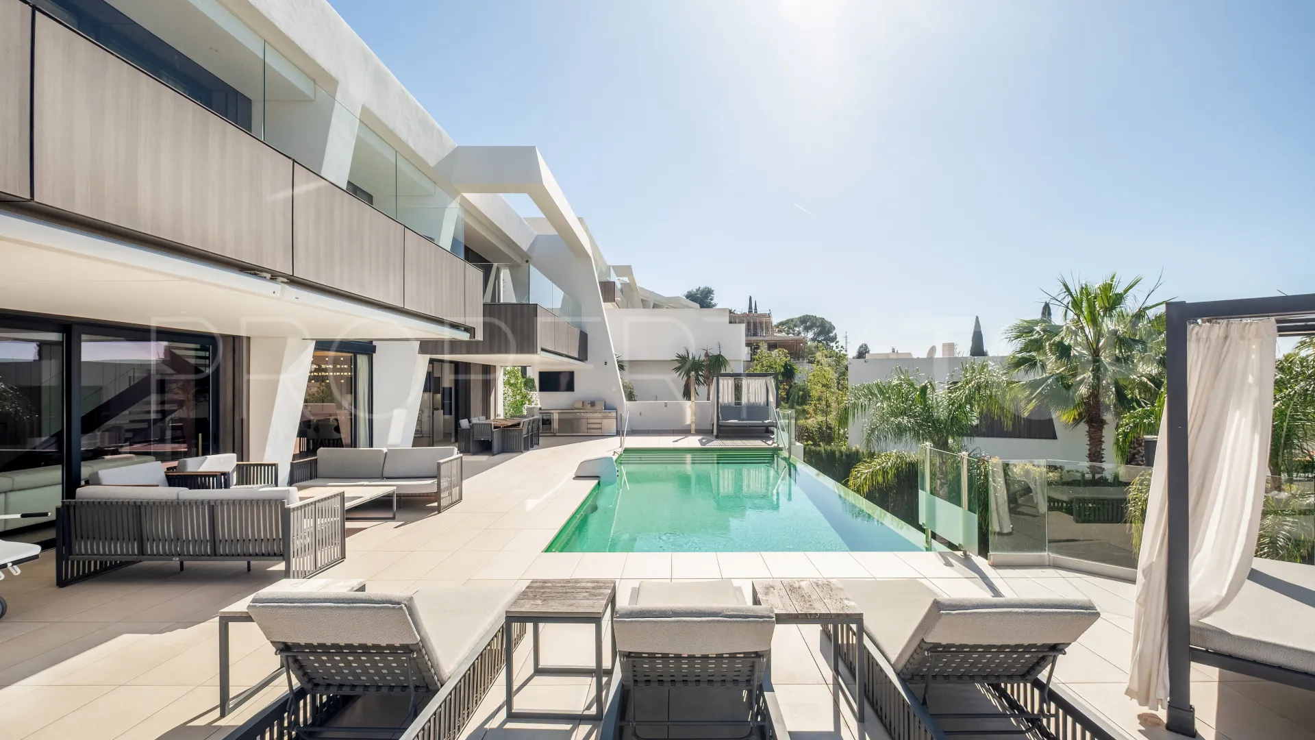 Villa a la venta con 6 dormitorios en El Paraiso