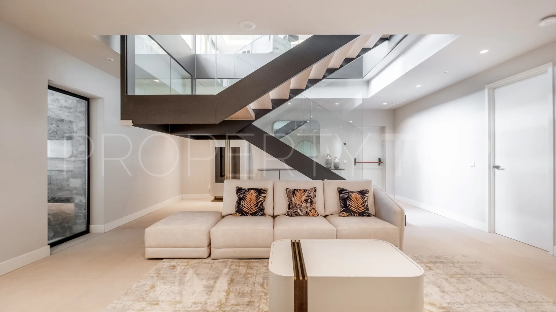 Villa a la venta con 6 dormitorios en El Paraiso