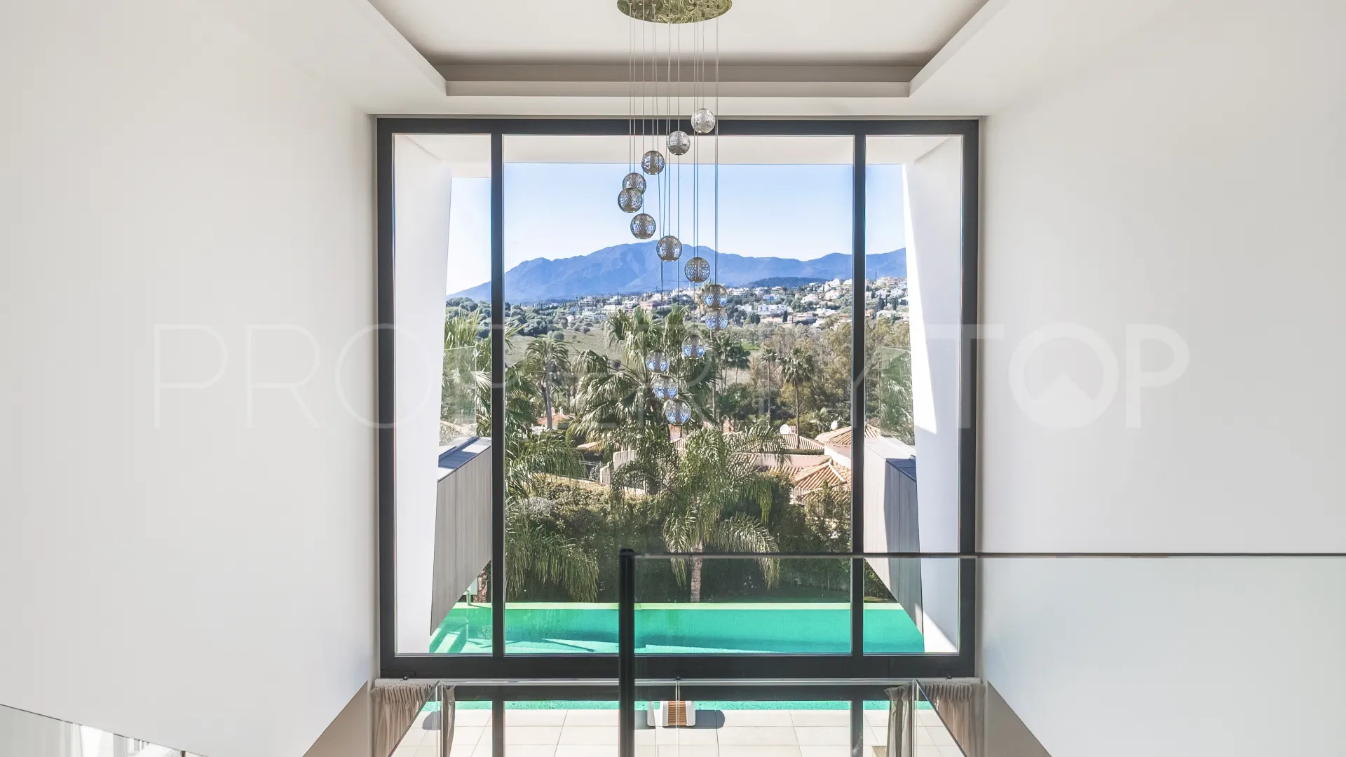 Villa a la venta con 6 dormitorios en El Paraiso