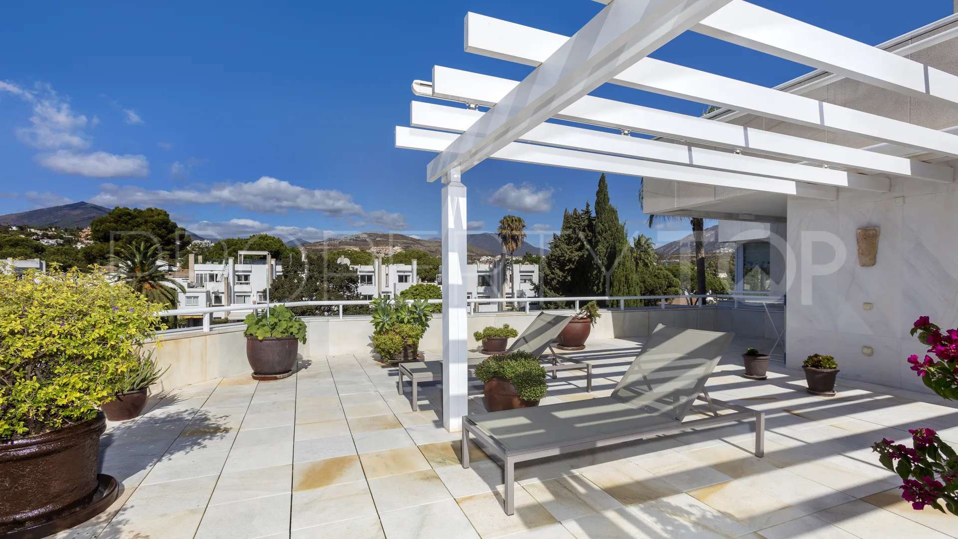 Se vende atico duplex en Los Granados Golf