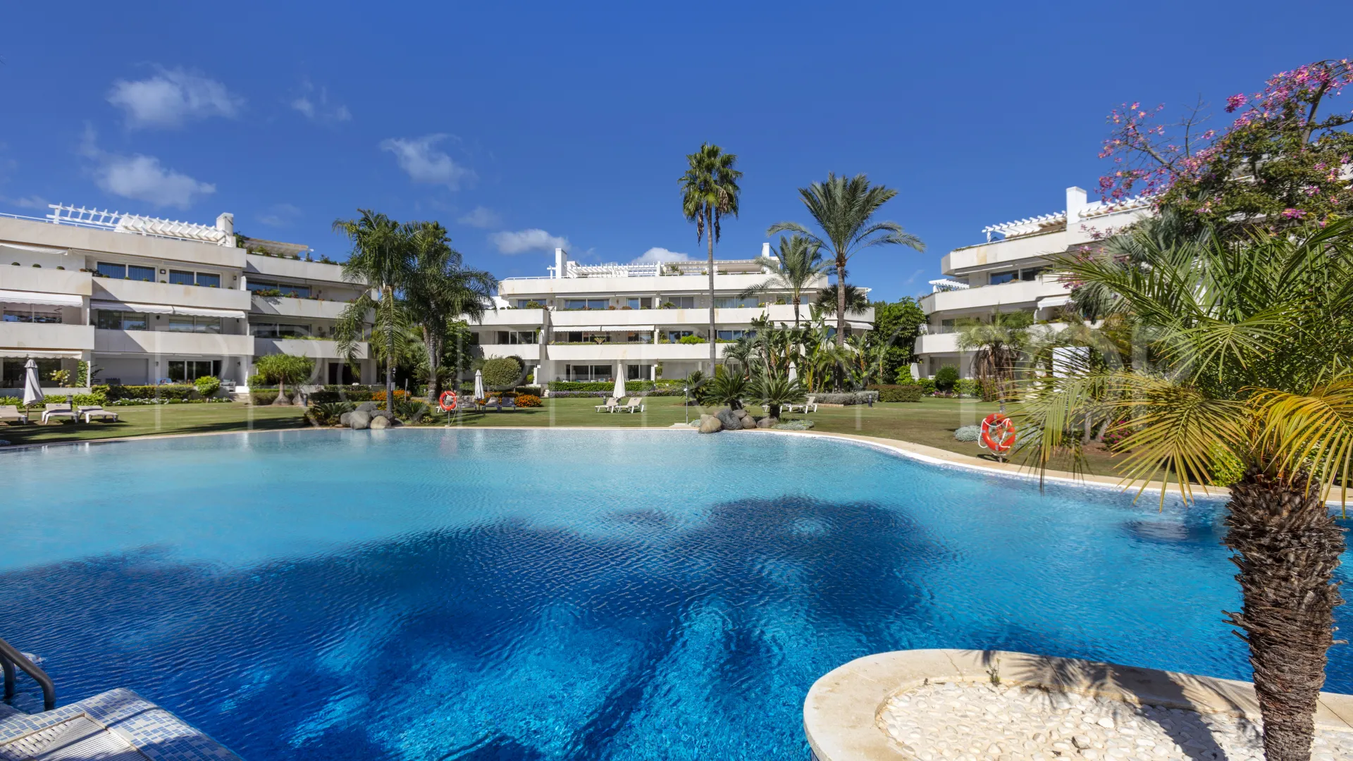 Se vende atico duplex en Los Granados Golf