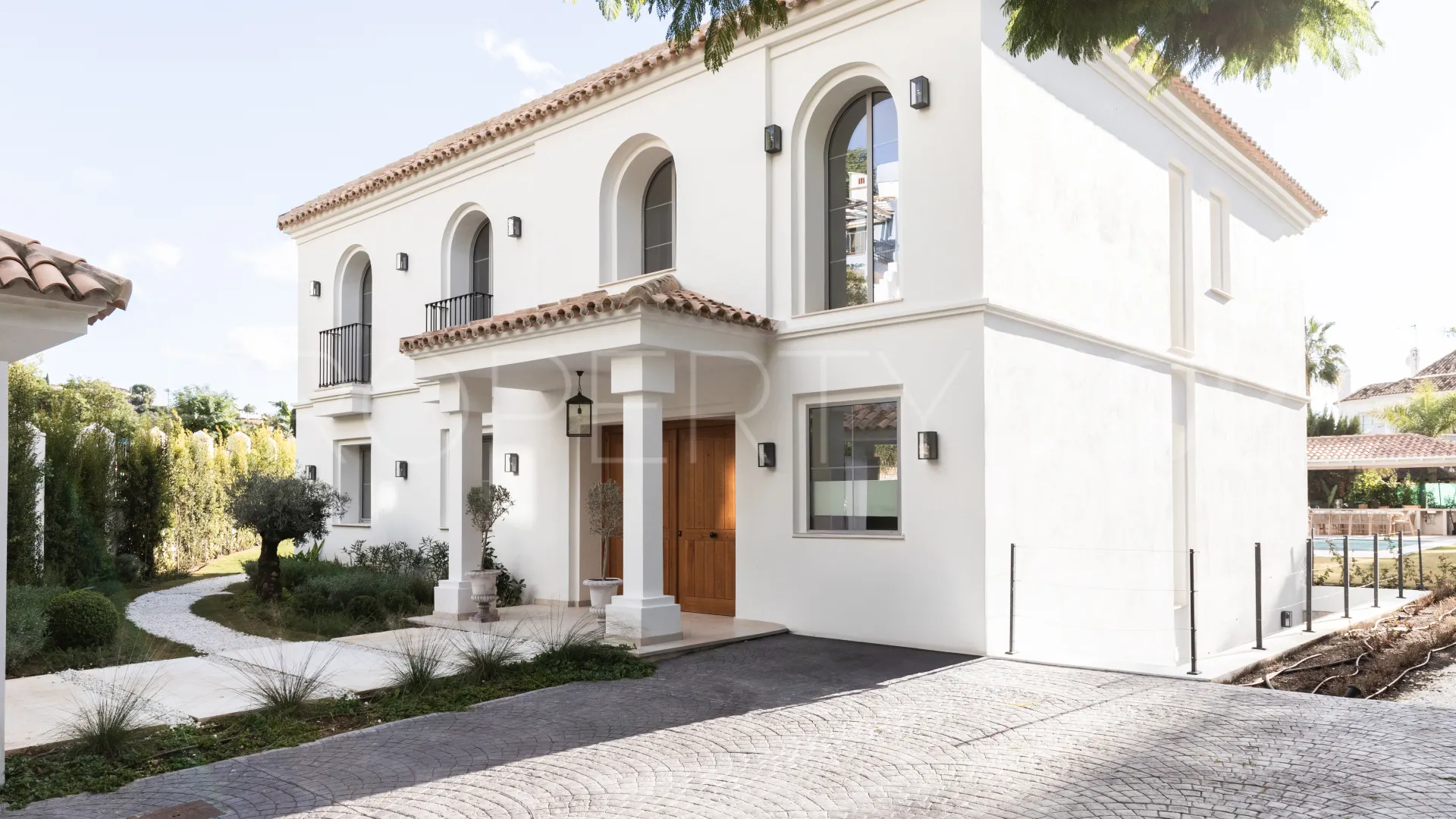 Buy villa in Los Arqueros