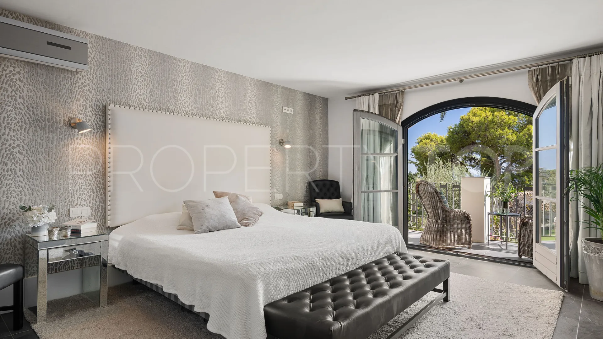 Comprar villa en Paraiso Alto