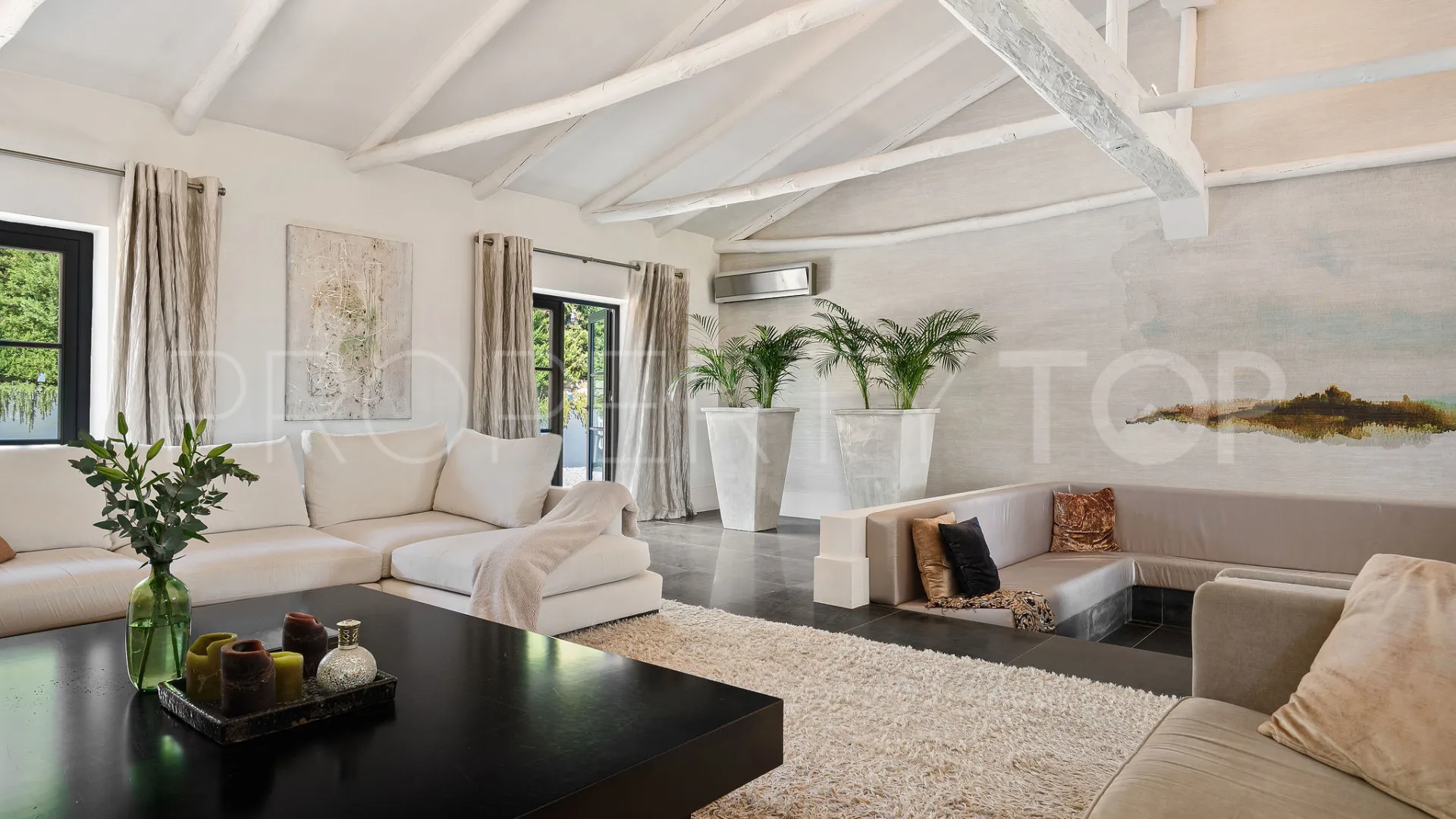 Comprar villa en Paraiso Alto