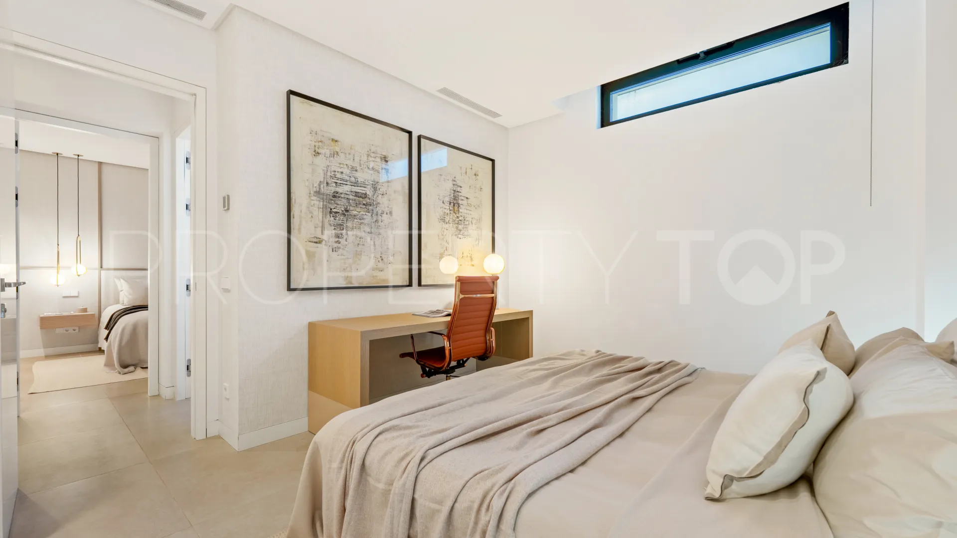 Villa for sale in Nueva Andalucia with 5 bedrooms