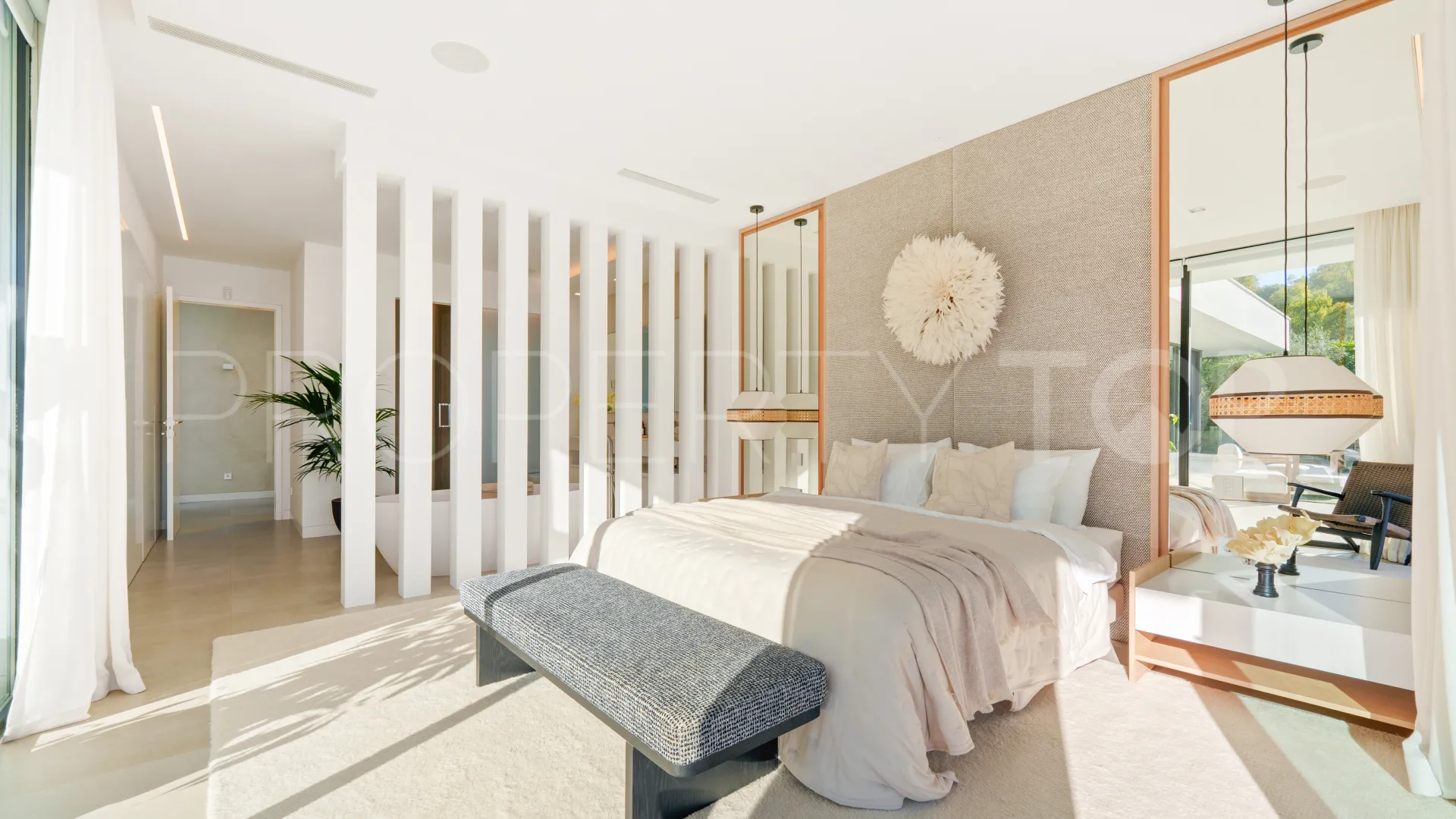 Villa for sale in Nueva Andalucia with 5 bedrooms