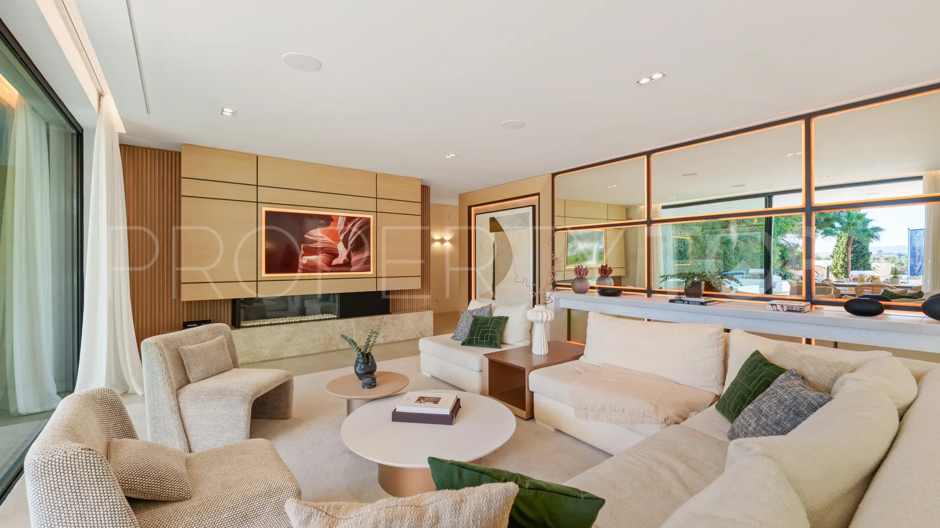 Villa for sale in Nueva Andalucia with 5 bedrooms
